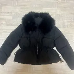 取り外しファー付き黒ショート丈ダウンジャケット