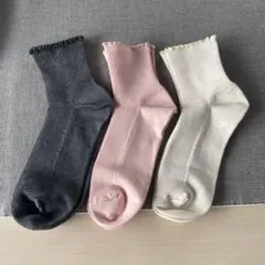 UNIQLOソックスクルーフリル WOMAN 23-25