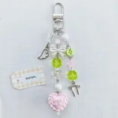 【A-057】ハンドメイド ビーズキーホルダー ストラップ ハート ピンク