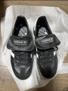 adidas HANDBALL SPEZIAL ブラック スニーカーのサムネイル