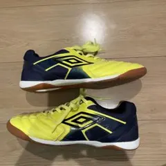 値下げ中 UMBRO フットサル 26.5cm イエロー/ネイビー