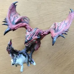 中古 モンスターハンター 組立式DXスタチューモデルモンスターズ リオレウス