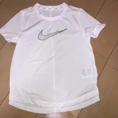 Nike ホワイト Tシャツ　一回だけ着用　140だけど