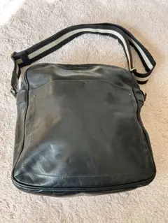 バリー　ショルダーバッグ