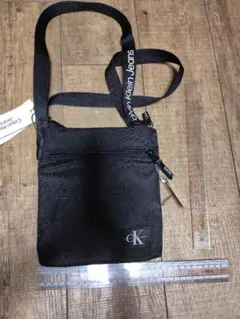Calvin Klein Jeans ブラックショルダーバッグ