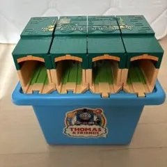 プラレール　機関車トーマス　たためるトーマス機関庫