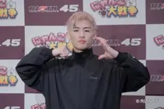 平本蓮着用amnjx Mycloud 27CIRCUS Mycloud sneaker of 27CIRCUS