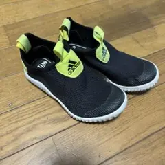 adidas スリッポンシューズ 黒/黄　アディダス　18.5