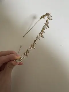 花モチーフ　カチューシャ　ゴールド