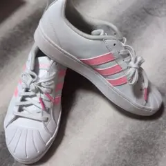 adidas ホワイト ピンク スニーカー