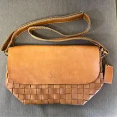 fes 編み込みレザーショルダーバッグ