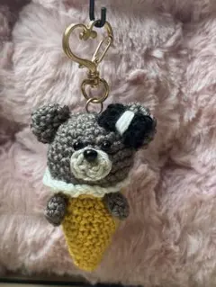 くまちゃんアイス ハンドメイド かぎ針編み キーホルダー　あみぐるみ