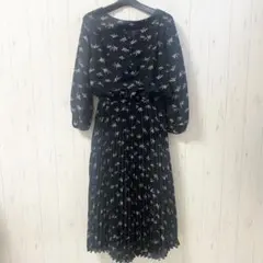美品 ナチュラルクチュール ロングワンピース プリーツ 花柄 黒