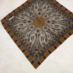 Yves Saint Laurent ペイズリー柄ストール