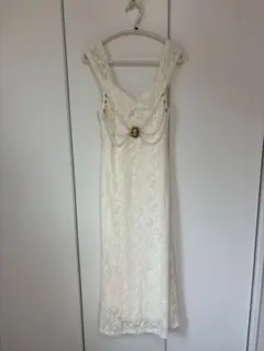 【新品・未使用】白 アイボリー レースドレス パール装飾