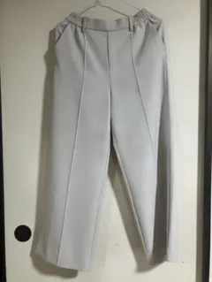 ライトグレー プリーツパンツ Mサイズ