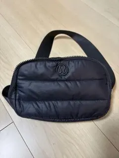 lululemon ブラック ショルダーバッグ