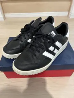 adidas スニーカー 27cmのサムネイル