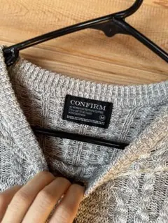 週末セール　CONFIRM グレー ケーブルニットセーター M
