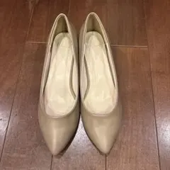 ベージュ　パンプス　23.5センチ