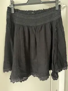 黒いオフショルダーブラウス　ZARA