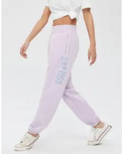 GAP ロゴ スウェットパンツ ハイライズ バレル ジョガーパンツ