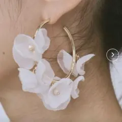 【新品未使用！】LibraCue ペタルフープピアス　フラワーピアス