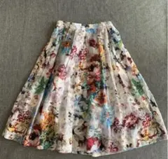 MACPHEEフレアースカート 膝丈 花柄シルク入りのサムネイル