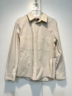 スタンドカラーシャツ　ベージュ　メンズSサイズ　オフィスカジュアル