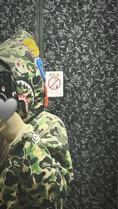 A BATHING APE シャークパーカー カモ柄 - メルカリ