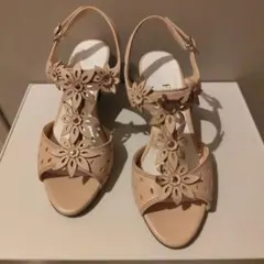 ☆新品☆ FRESCA GINZA フラワーモチーフ サンダル 22.5cmのサムネイル
