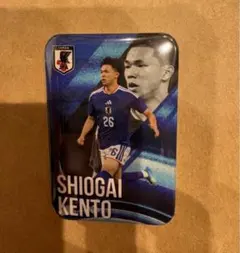 サッカー日本代表 塩貝健人 長方形バッジ サムライブルー