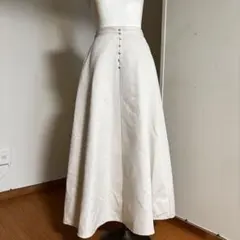 レイカズン　アイボリー　フレアスカート 前面ボタン付き