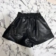 レザー　ショートパンツ