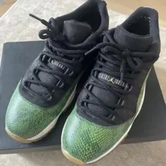 ナイキエアジョーダン11レトロ　ロー　グリーンスネーク