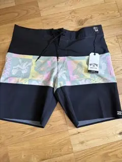 Billabong 水着 34サイズ カラフル花柄