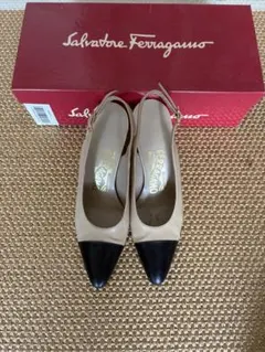 Salvatore Ferragamo バイカラー パンプスのサムネイル