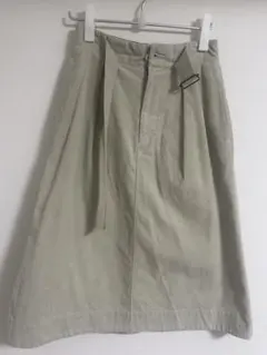 MHL.ホワイト　スカート