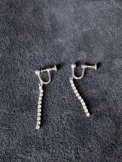 シンプル　スワロフスキー　イヤリング