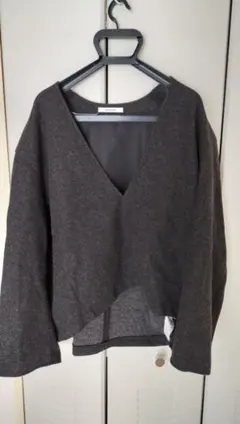 URBAN RESEARCH ダークグレー Vネックセ