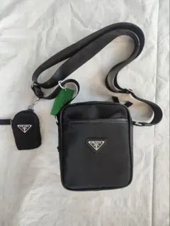 プラダ ブラック ショルダーバッグ ミニポーチ付き