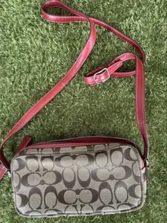 コーチ　クロスボディ　バッグ　シグネチャ　ショルダーバッグ 　レッド
