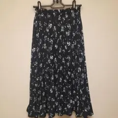 値下げ！ネイビー白の花柄プリーツスカート！