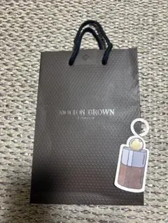 MOLTON BROWN ショッパー 紙袋　ラッピング　タグつきのサムネイル