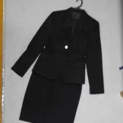 UNTITLEDの黒の スーツ