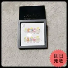 【新品•未使用品】ネイル チップ 花 フラワー Sサイズ 付け爪 10枚のサムネイル