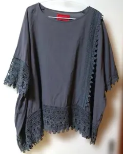 somari ダークグレー レース付き半袖シャツ　アシメのサムネイル