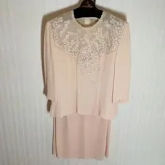 インポート ロッサ　レース付き 淡いピンクのエレガントなスーツ