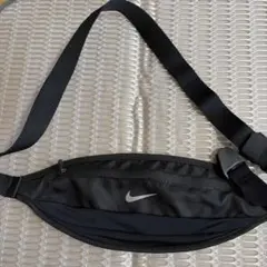 Nike ブラック ランニングポーチ