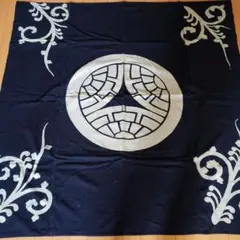 古布　筒描き　藍染　家紋丸に違い鷹の羽 古布 筒描き 藍染 家紋丸に違い鷹の羽